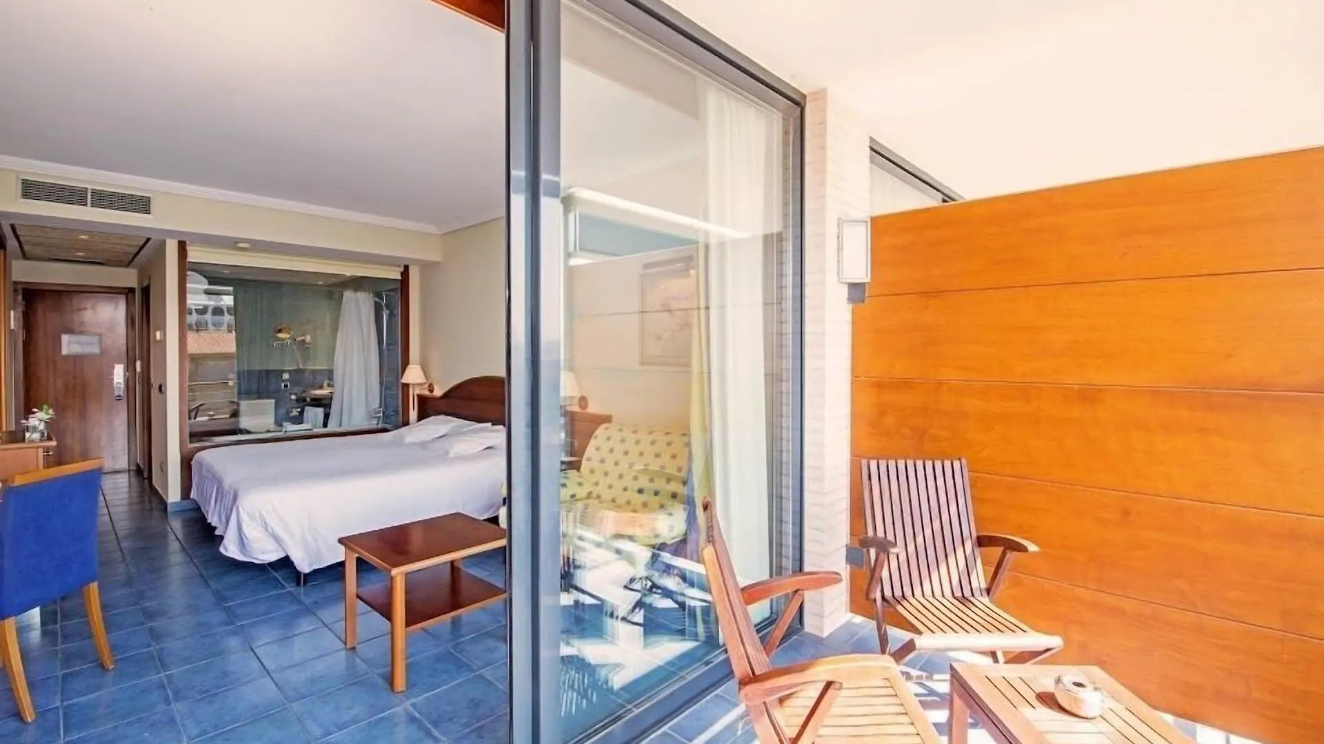 Hotel Port Salins By Pierre & Vacances Empuriabrava Spain