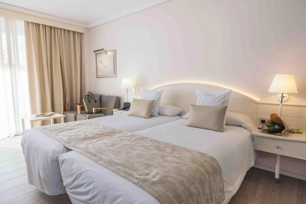 Hotel Port Salins By Pierre & Vacances Empuriabrava 4*,