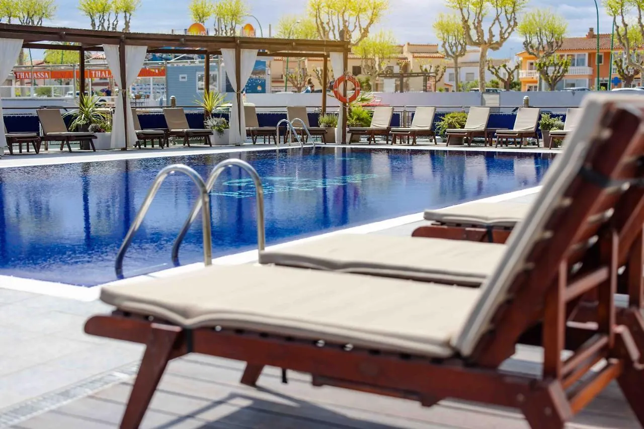 Hotel Port Salins By Pierre & Vacances Empuriabrava 4*,