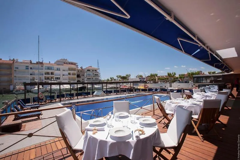 Port Salins Hotel Empuriabrava Spain